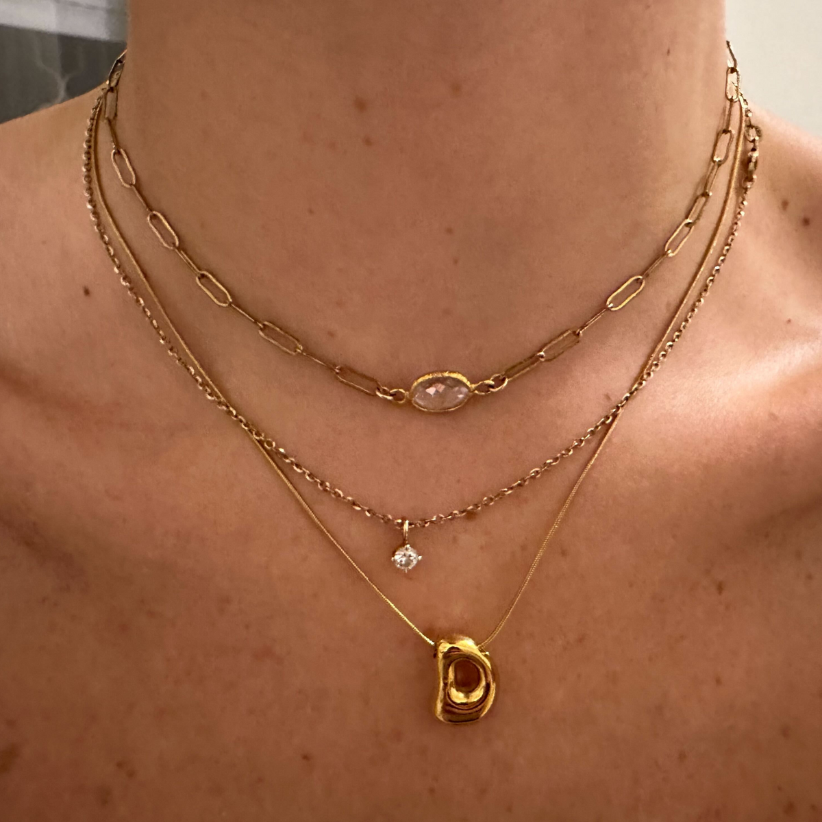 Collana con Iniziale a Lettera a Bolle Dorata