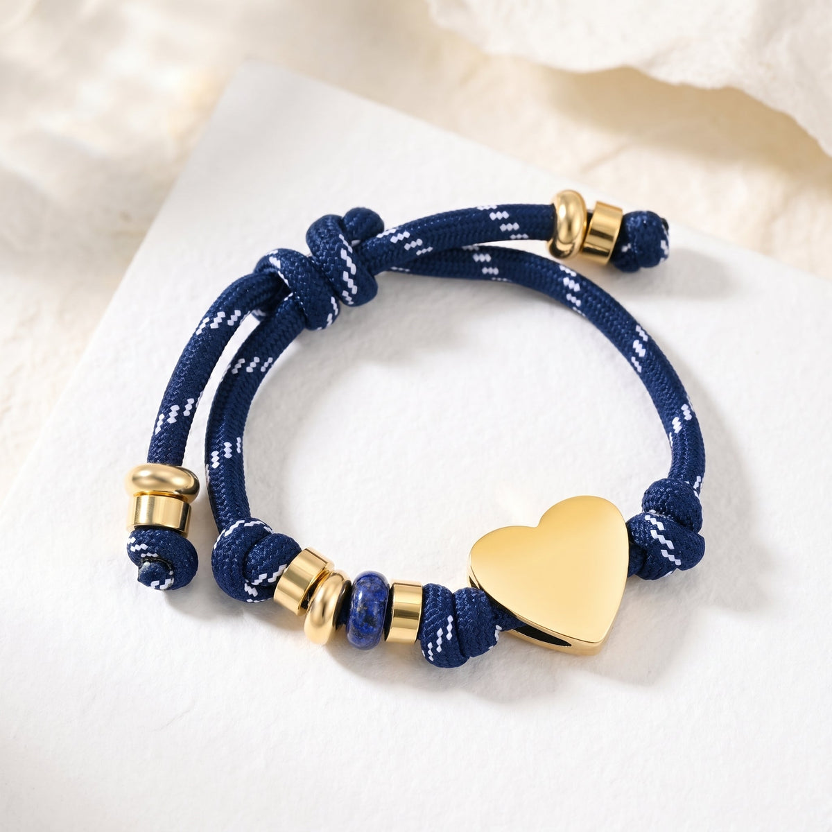 Braccialetto a corda con nodo dell'amore
