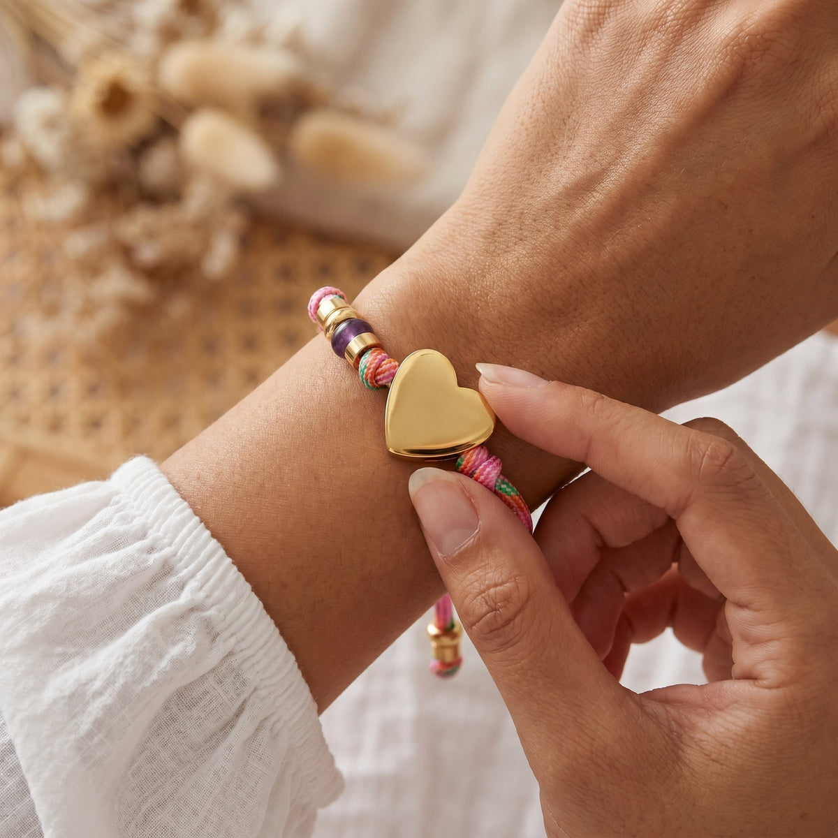 Braccialetto a corda con nodo dell'amore