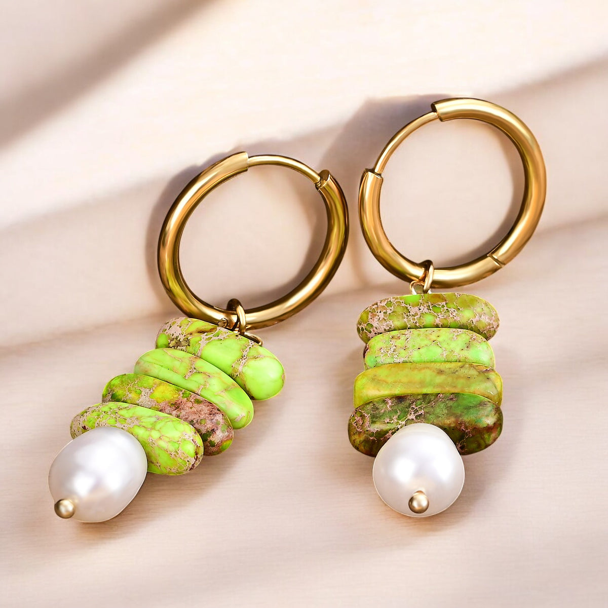 Orecchini a cerchio in perle Ocean Bliss e giada verde