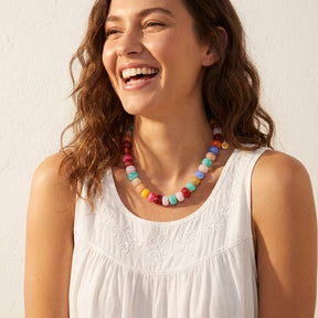 Collana arcobaleno luminosa e vistosa