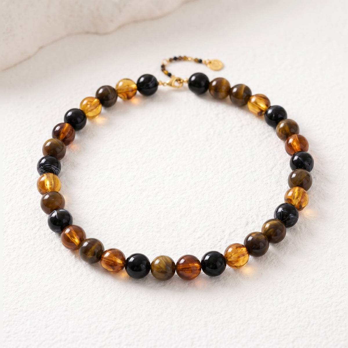 Collana con perline marroni spesse