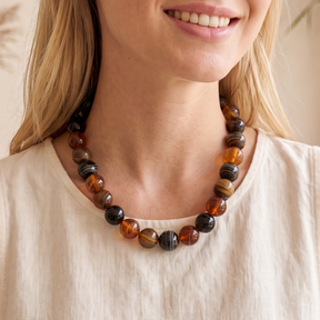 Collana con perline marroni spesse