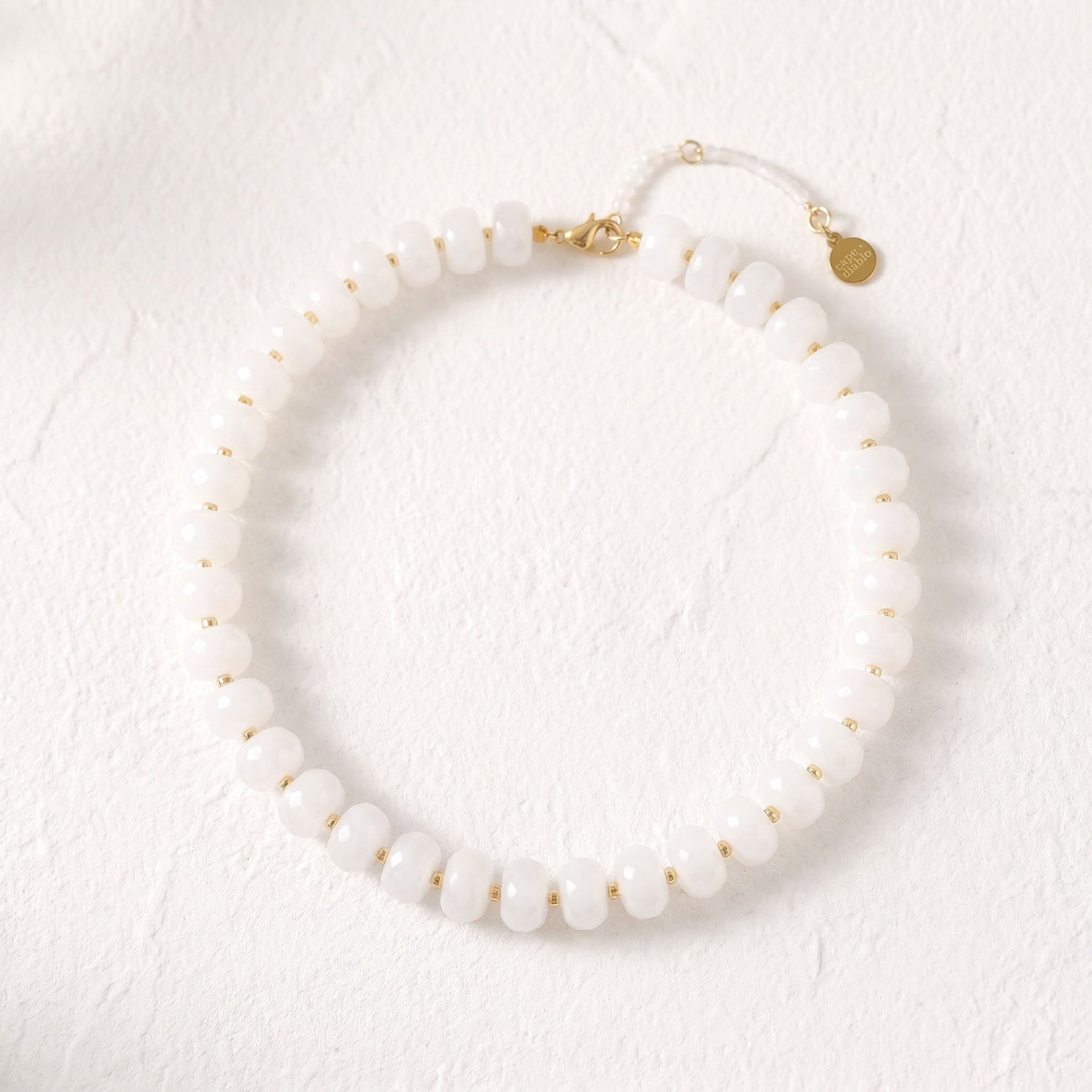 Collana importante con luminosità lunare