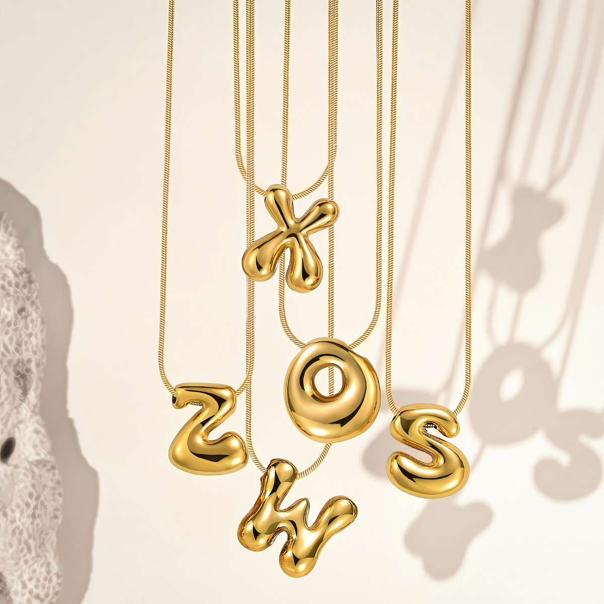 Collana con Iniziale a Lettera a Bolle Dorata