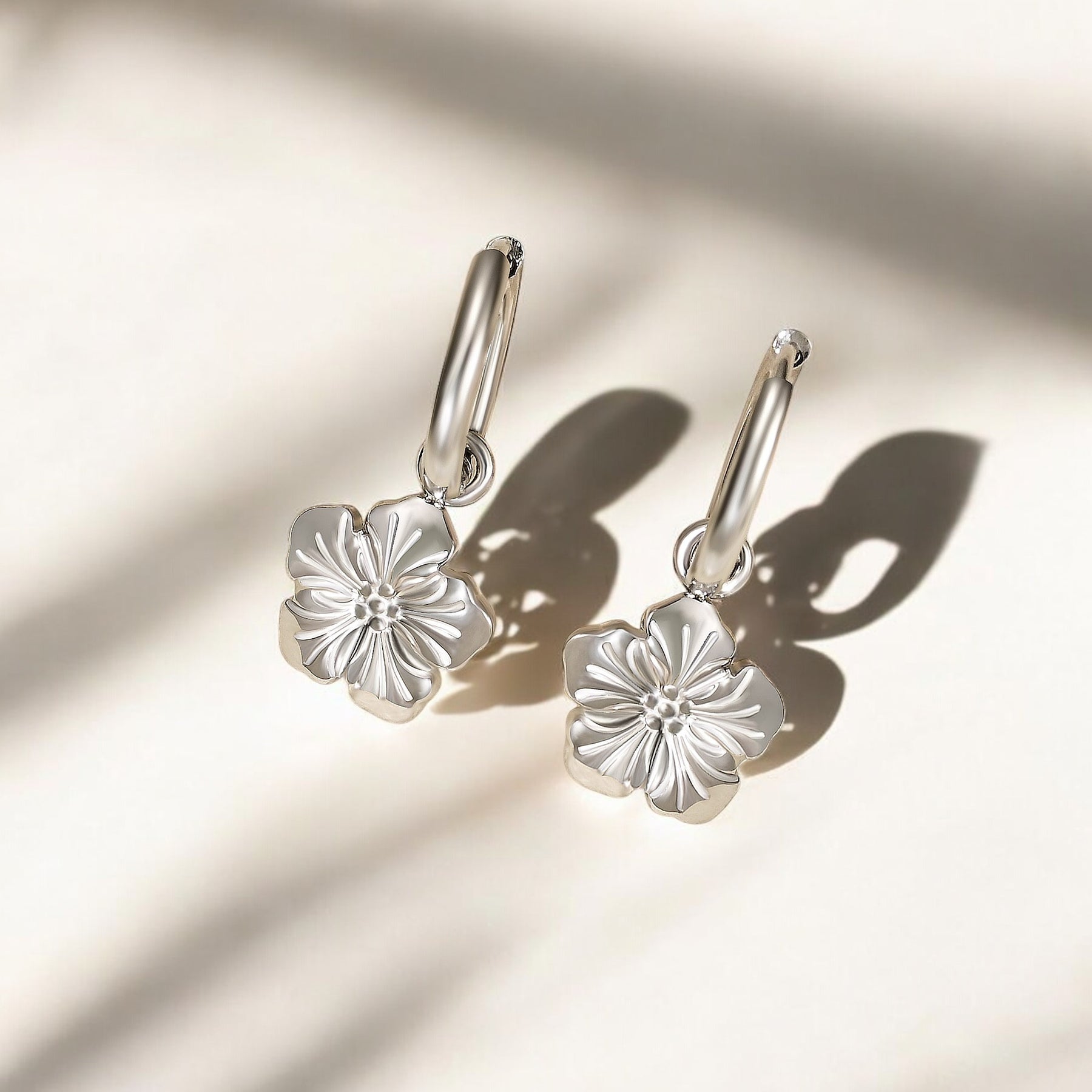 Orecchini a cerchio Bloom Charm