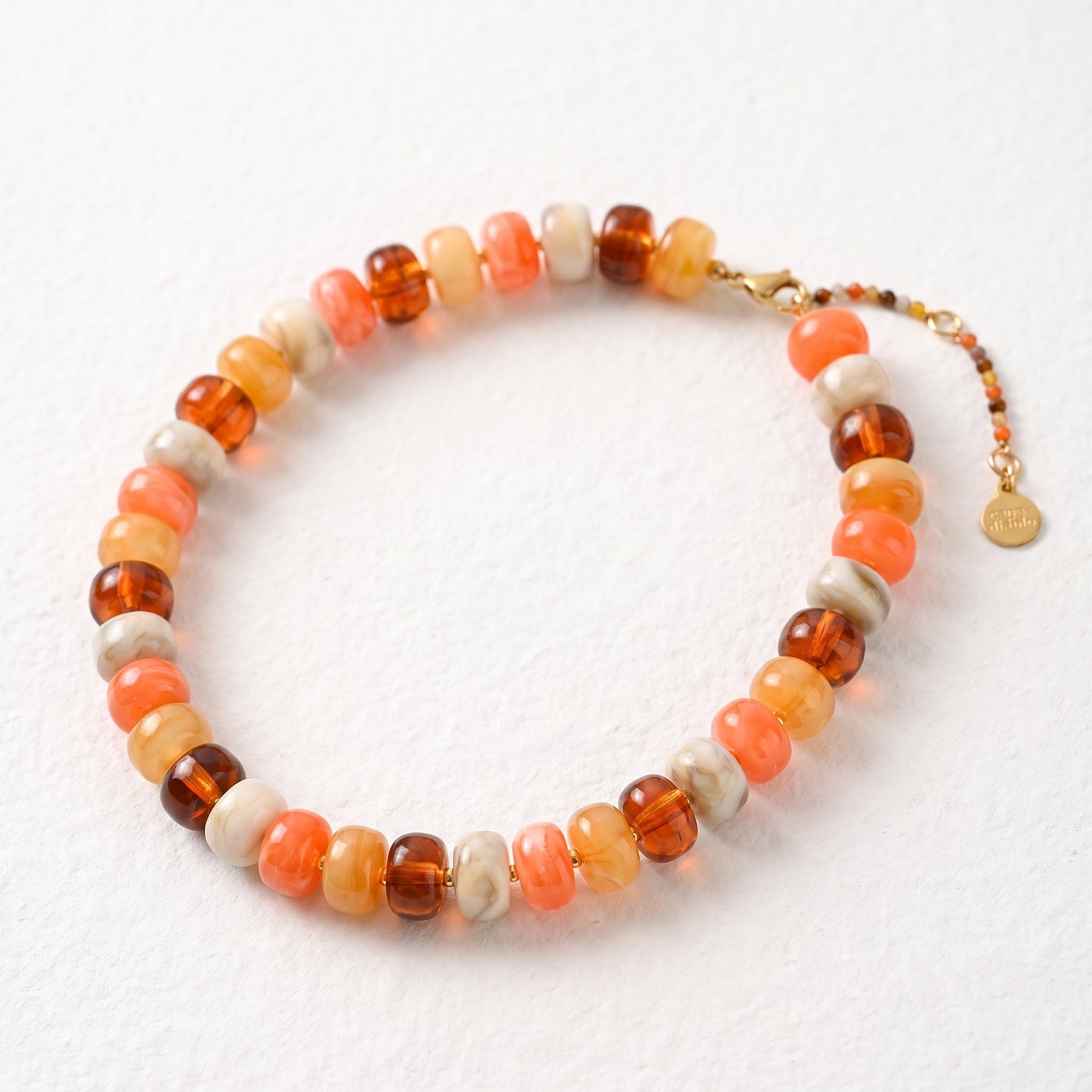 Collana voluminosa dal bagliore del tramonto