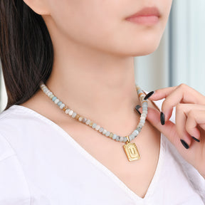 Collana con ciondolo lettera iniziale in amazzonite