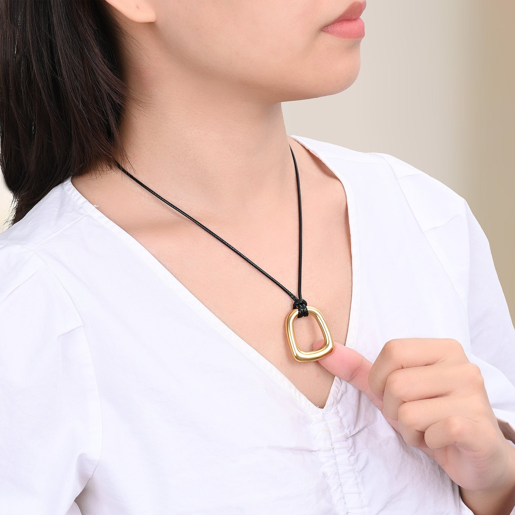 Collana geometrica in oro