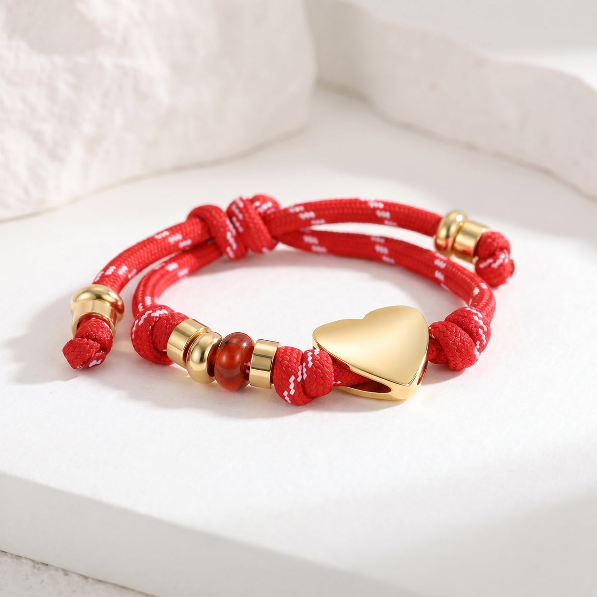 Braccialetto a corda con nodo dell'amore