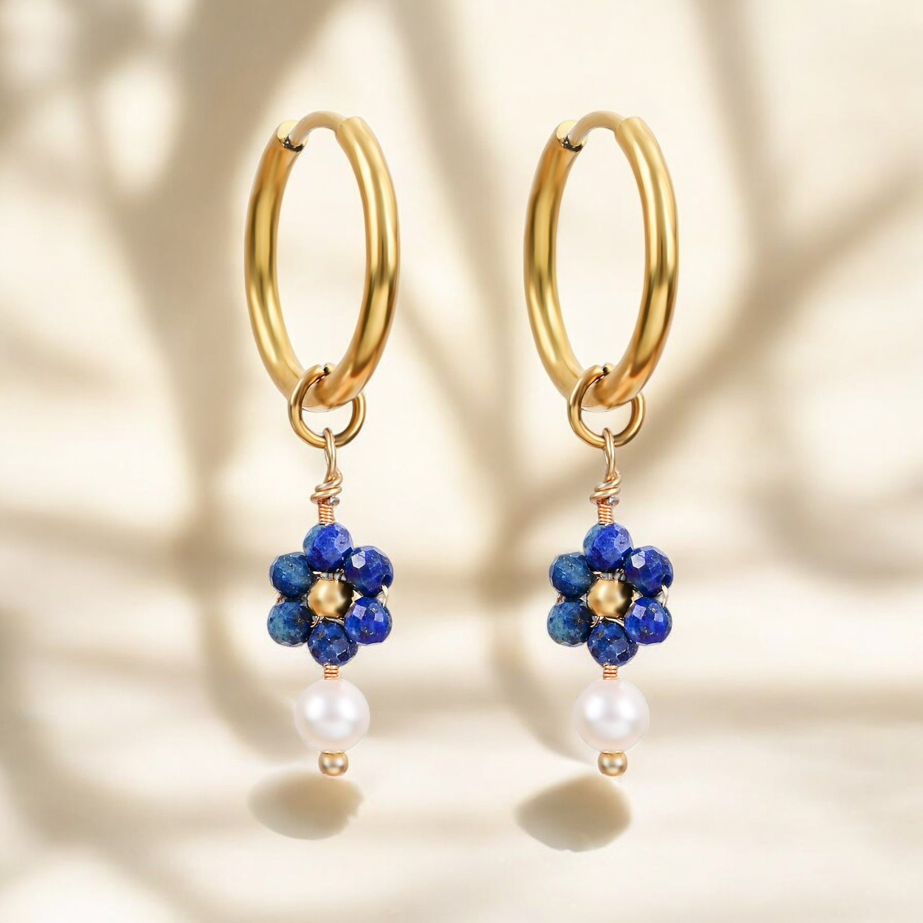 Orecchini a cerchio con perla Lapis Blossom
