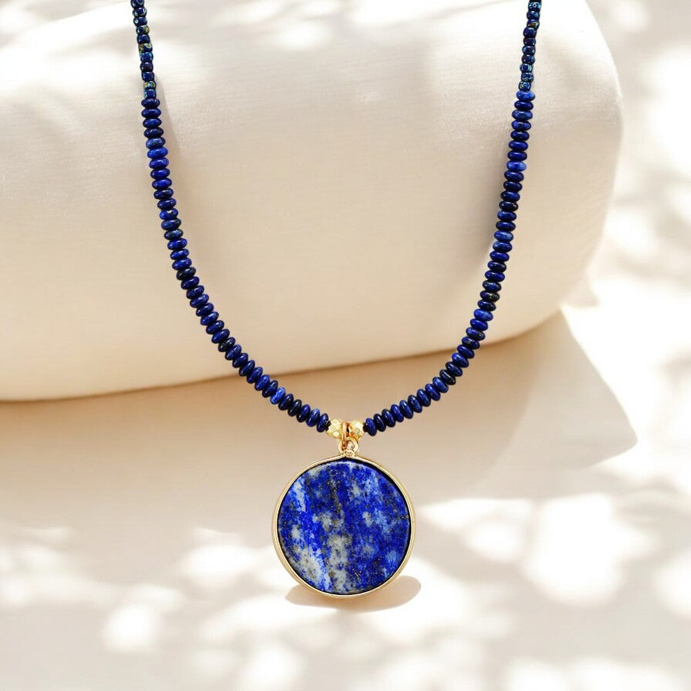 Collana con perline di lapislazzuli calmante