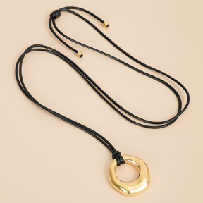 Collana con anello biologico