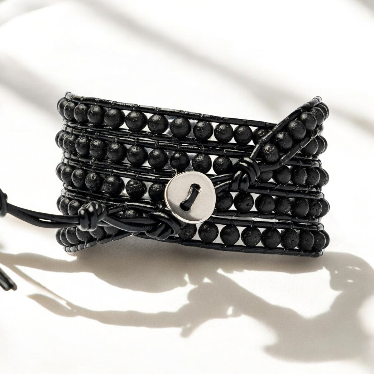 Bracciale avvolgente in pietra lavica da uomo